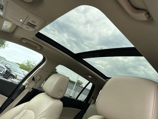 Used 2018 Buick Envision Essence FWD image 18