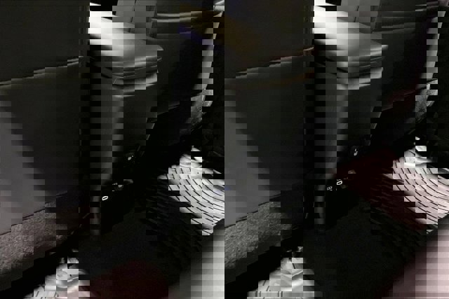 Used 2023 Toyota Prius Prime Premium w/ Advanced Technology Package FWD image 34