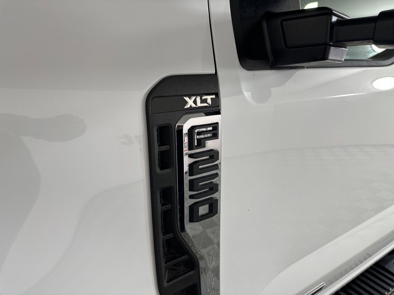Used 2025 Ford F250 XLT w/ FX4 Off-Road Package image 36