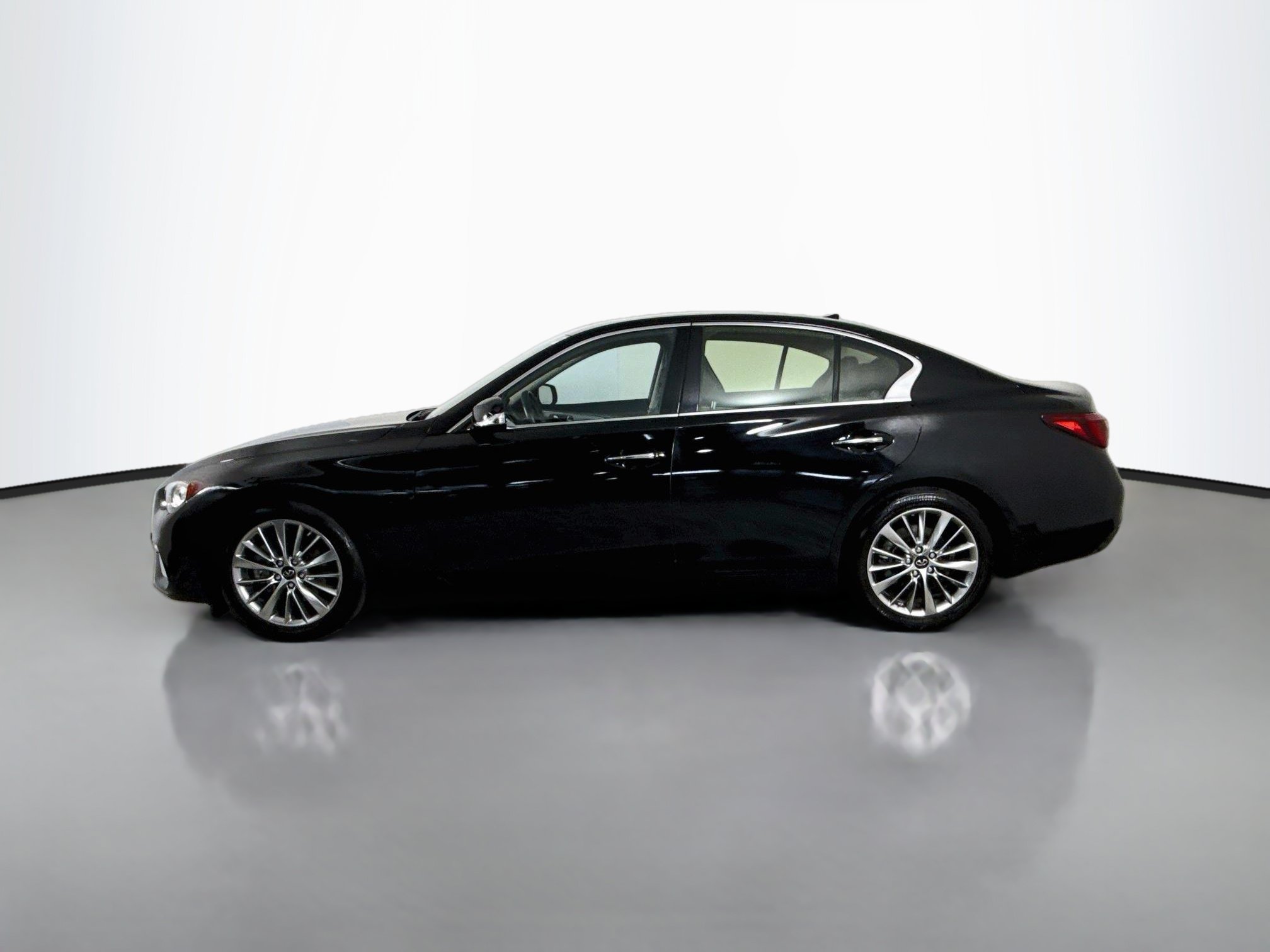 Used 2024 INFINITI Q50 Luxe AWD/4WD image 6