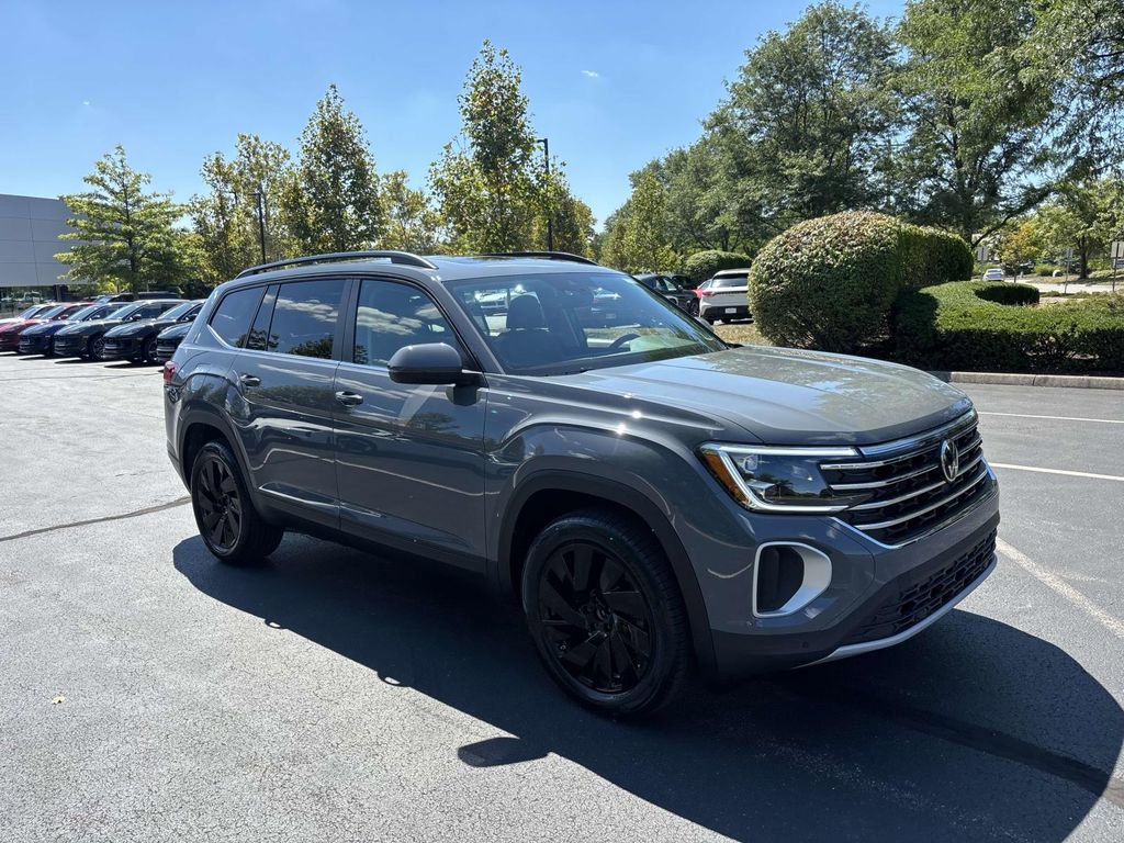 New 2026 Volkswagen Atlas SE image 1