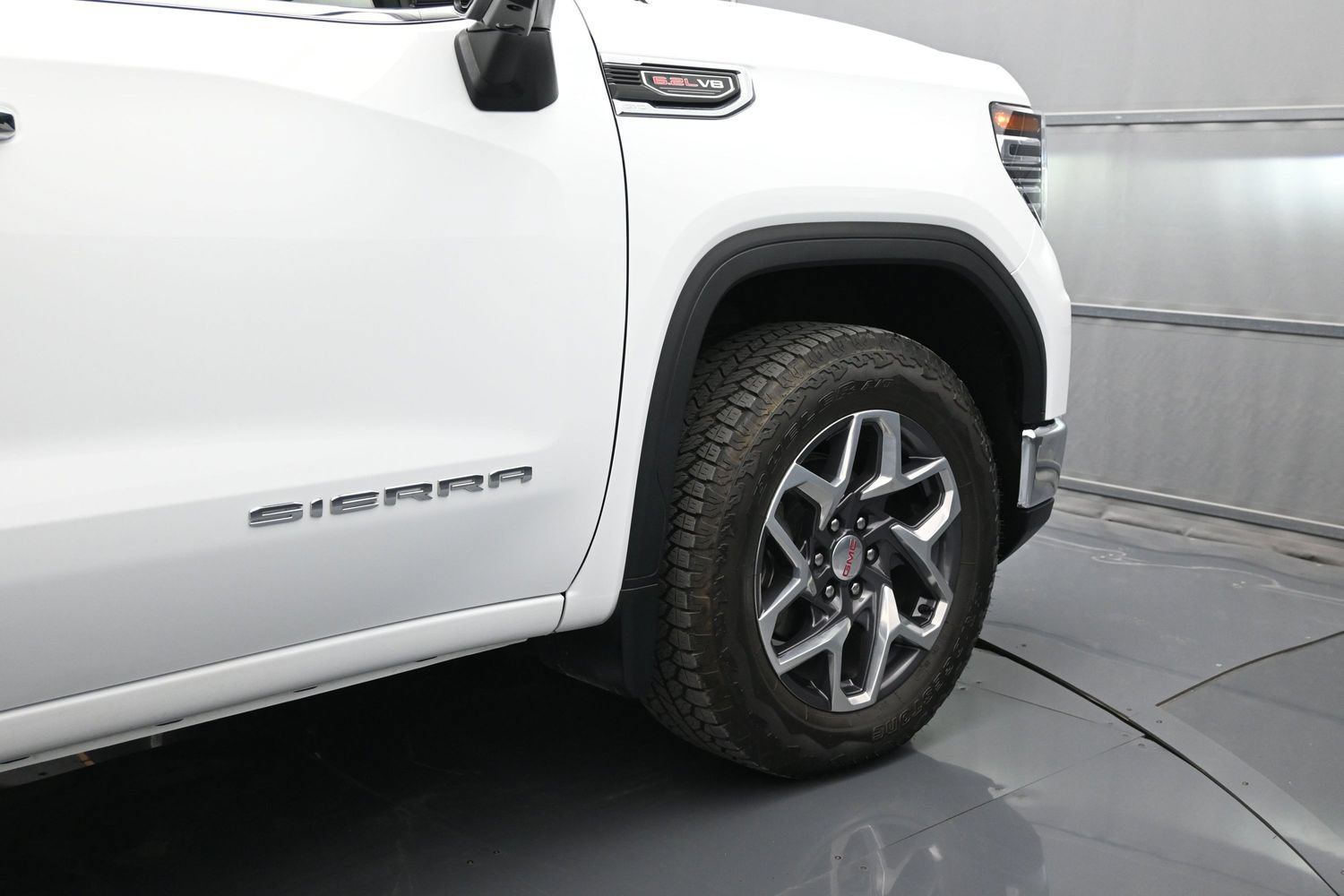 Used 2023 GMC Sierra 1500 SLT w/ SLT Premium Package AWD/4WD image 48