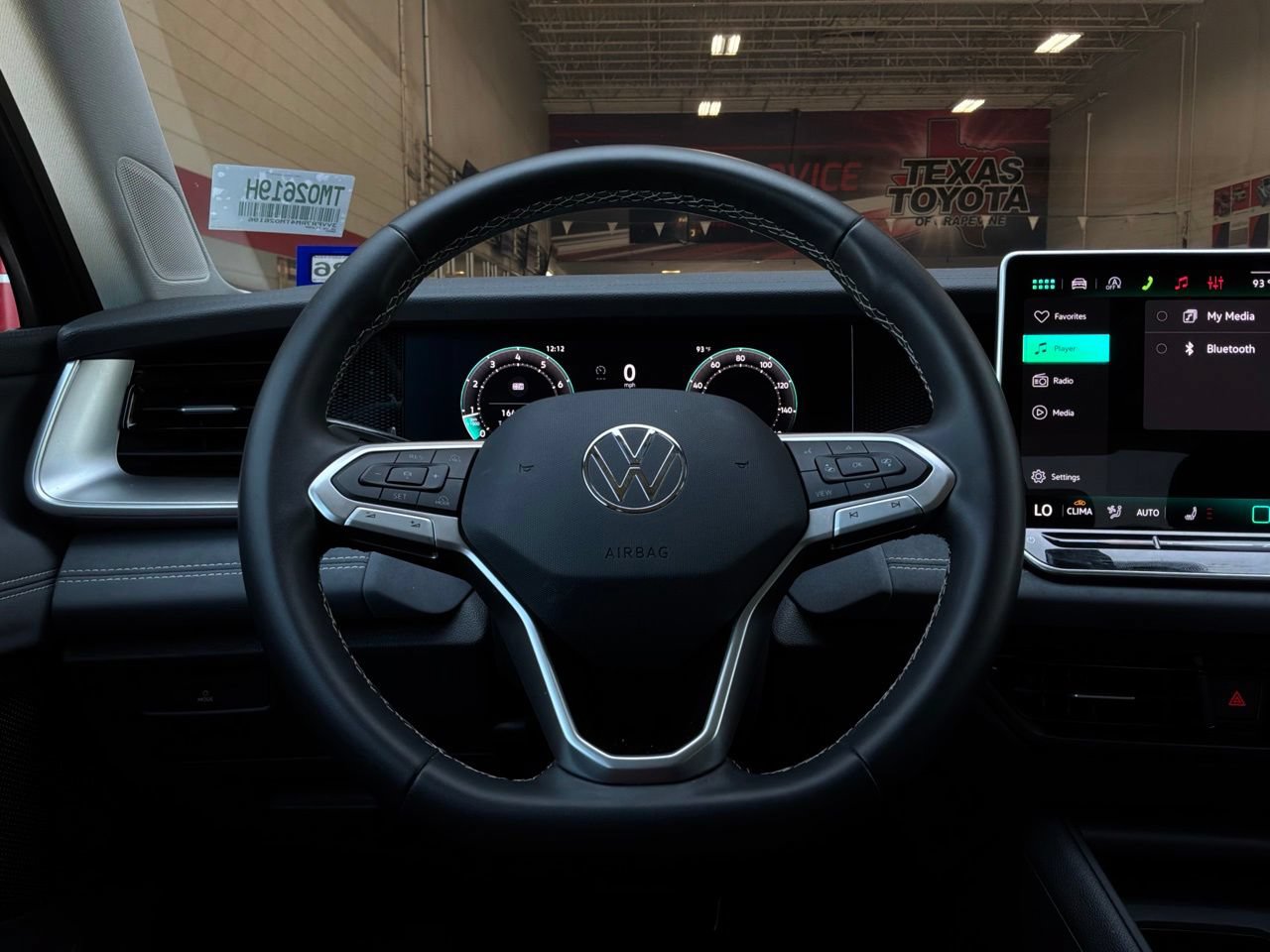 Used 2026 Volkswagen Tiguan SE FWD image 34