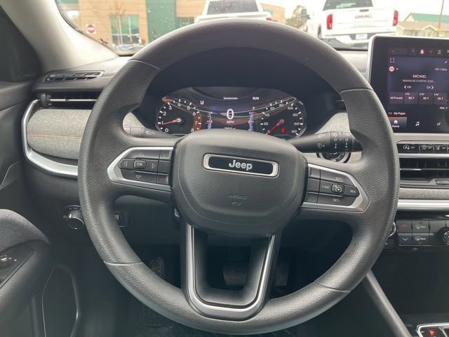 Used 2022 Jeep Compass Sport image 40