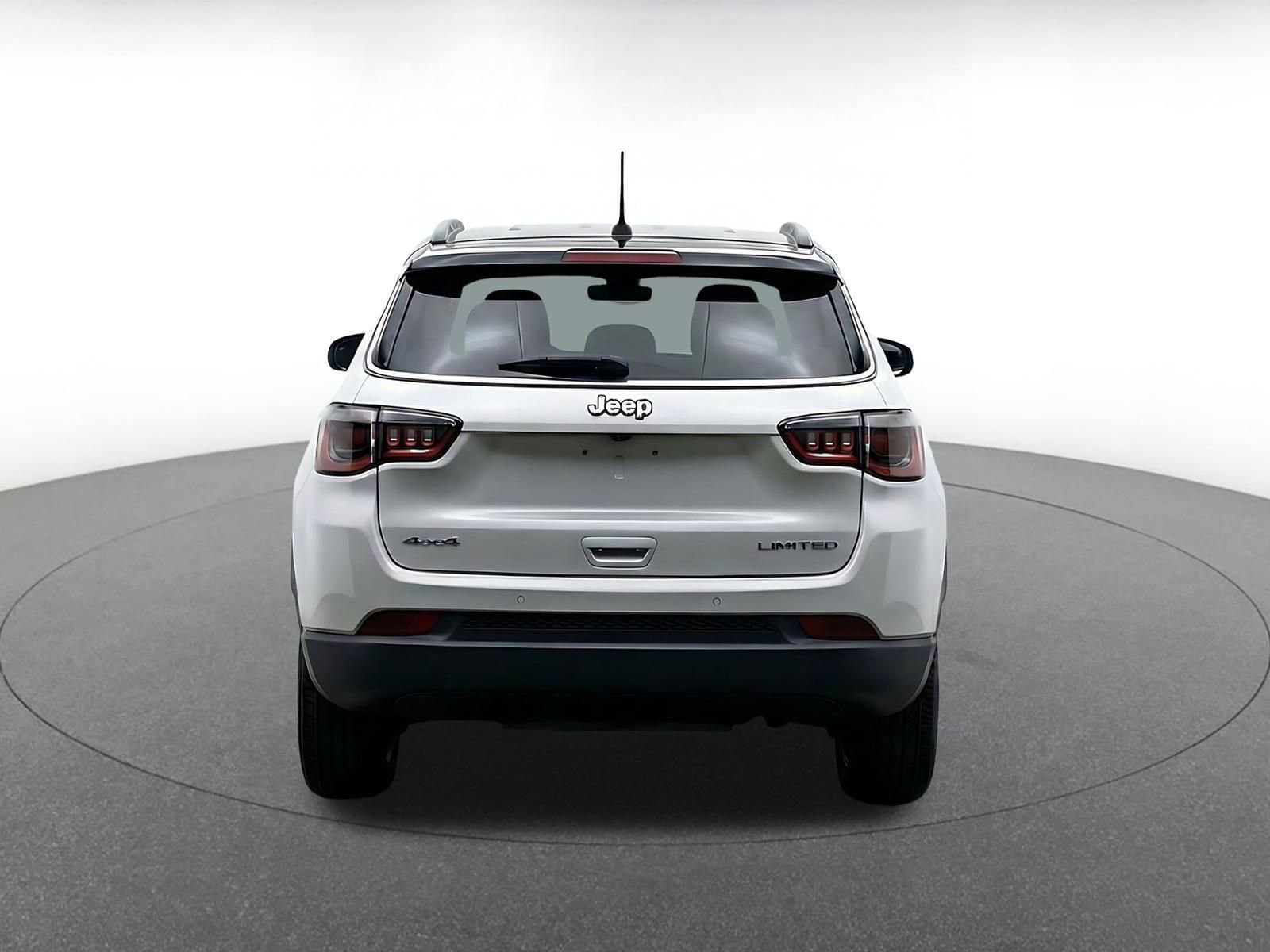 Used 2025 Jeep Compass Limited AWD/4WD image 8