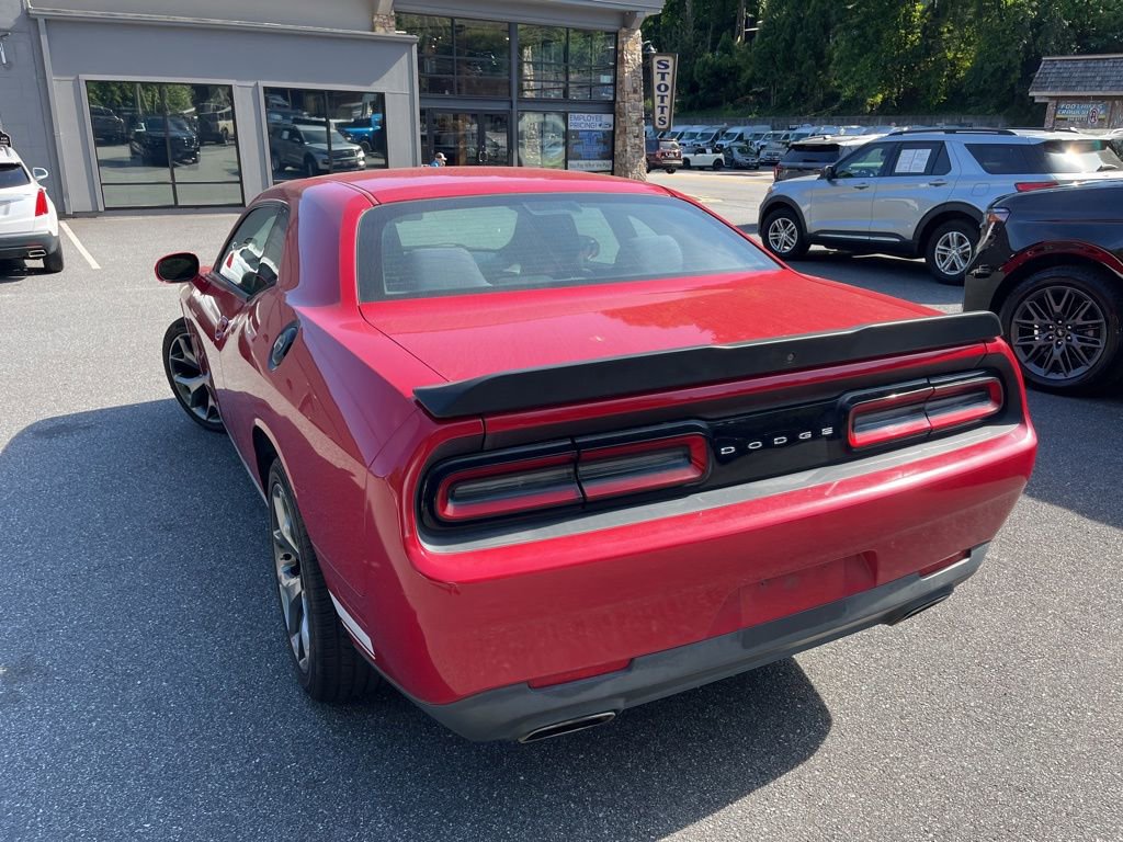 Used 2017 Dodge Challenger SXT RWD image 14