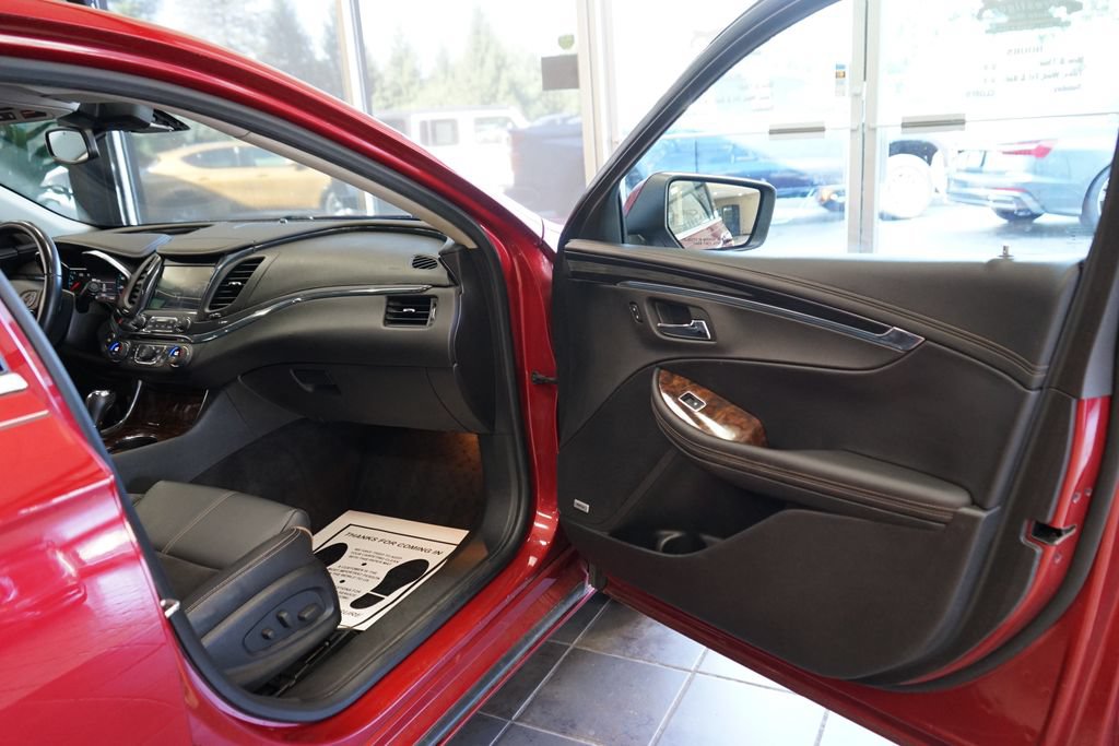 Used 2015 Chevrolet Impala LT FWD image 38