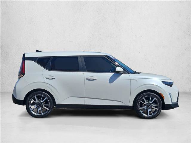 Used 2024 Kia Soul EX w/ Option Group 015 FWD image 9