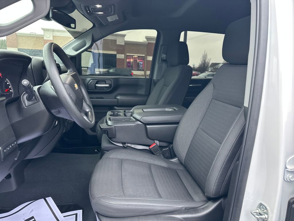 Used 2025 Chevrolet Silverado 2500 Custom w/ Custom Value Package image 10