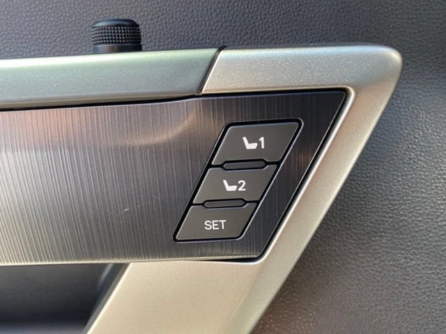 New 2026 Toyota Tundra Platinum AWD/4WD image 19