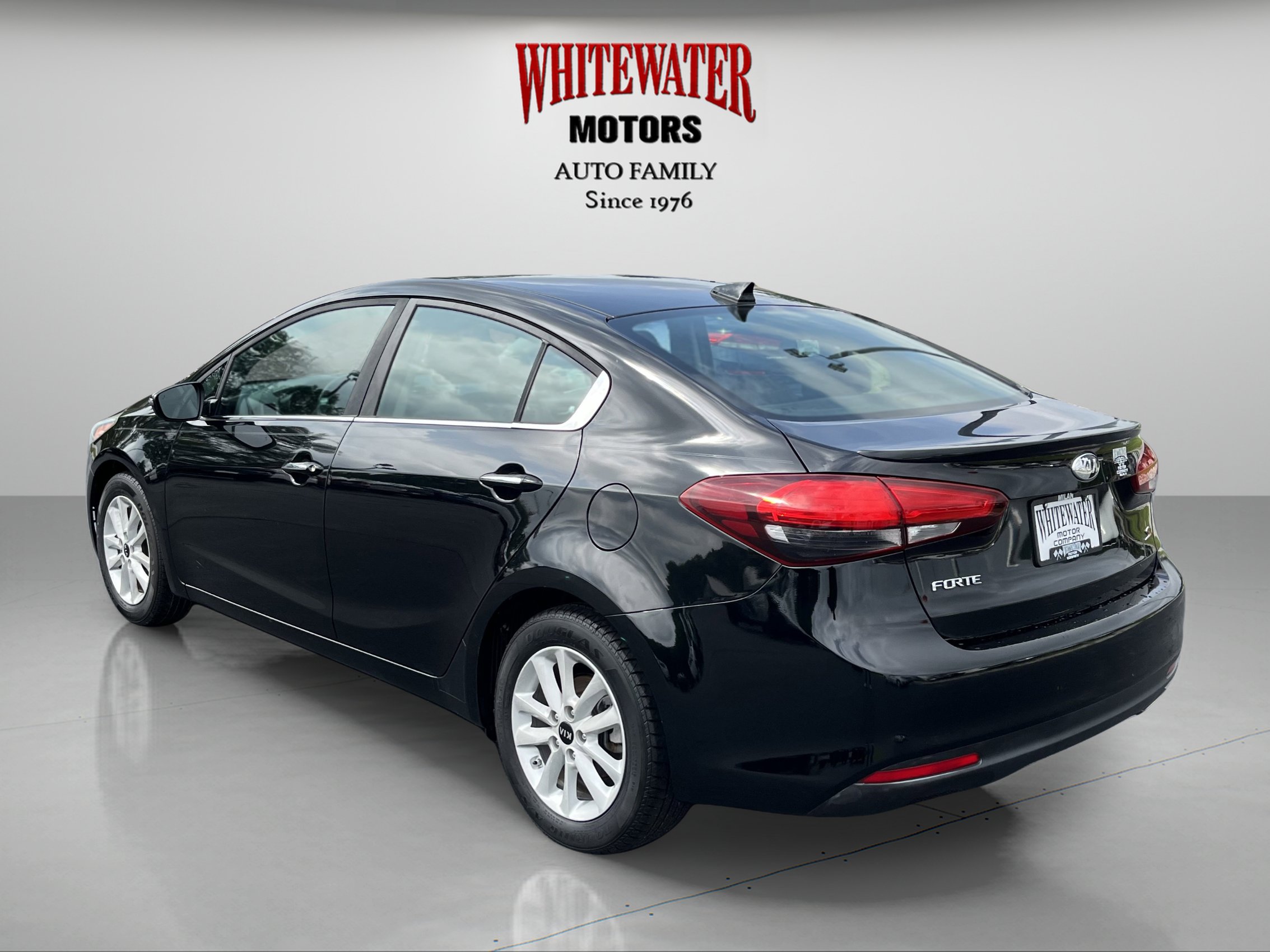 Used 2017 Kia Forte S w/ S Technology Package FWD image 3