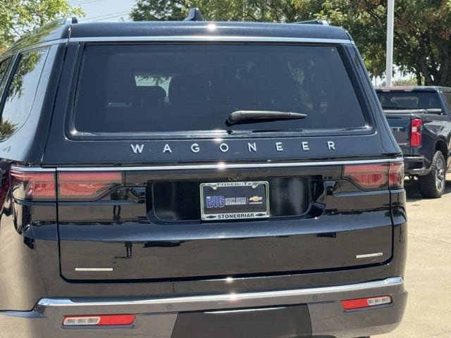 Used 2022 Jeep Wagoneer Series III AWD/4WD image 9