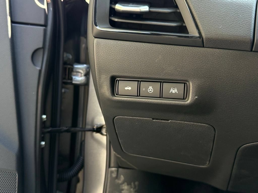 New 2026 Nissan Sentra SR w/ SR Premium Package FWD image 13