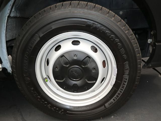 Used 2019 Ford Transit 250 130 Low Roof image 15