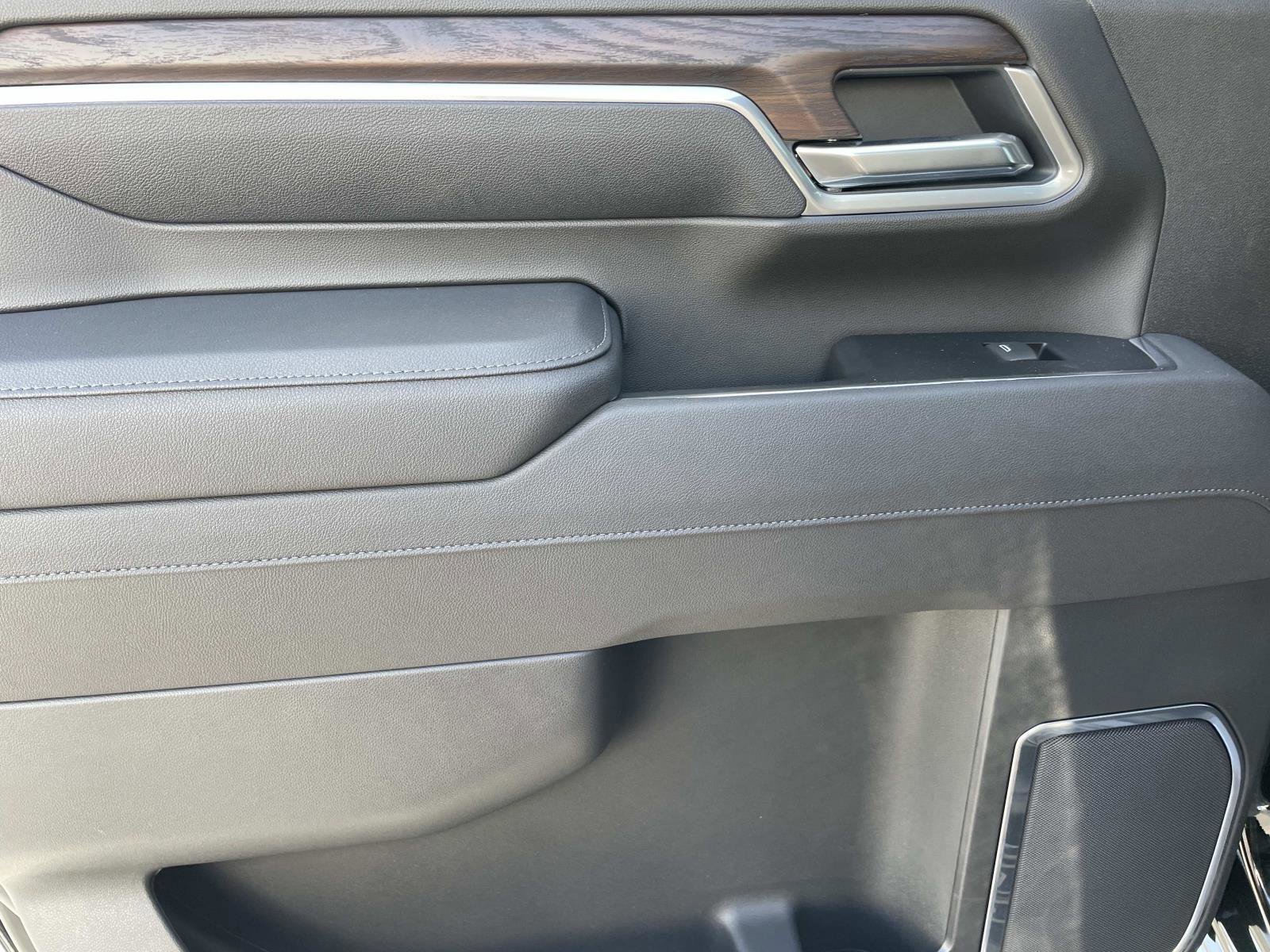 New 2025 GMC Sierra 2500 SLT w/ SLT Premium Package image 23