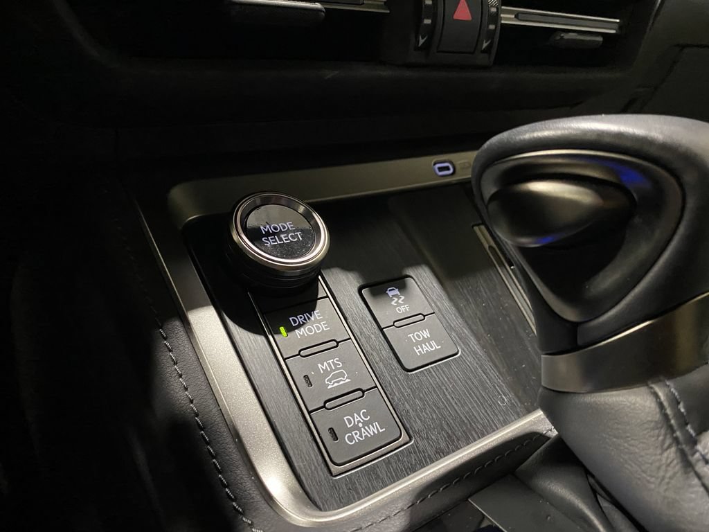 Used 2024 Lexus GX 550 AWD/4WD image 12