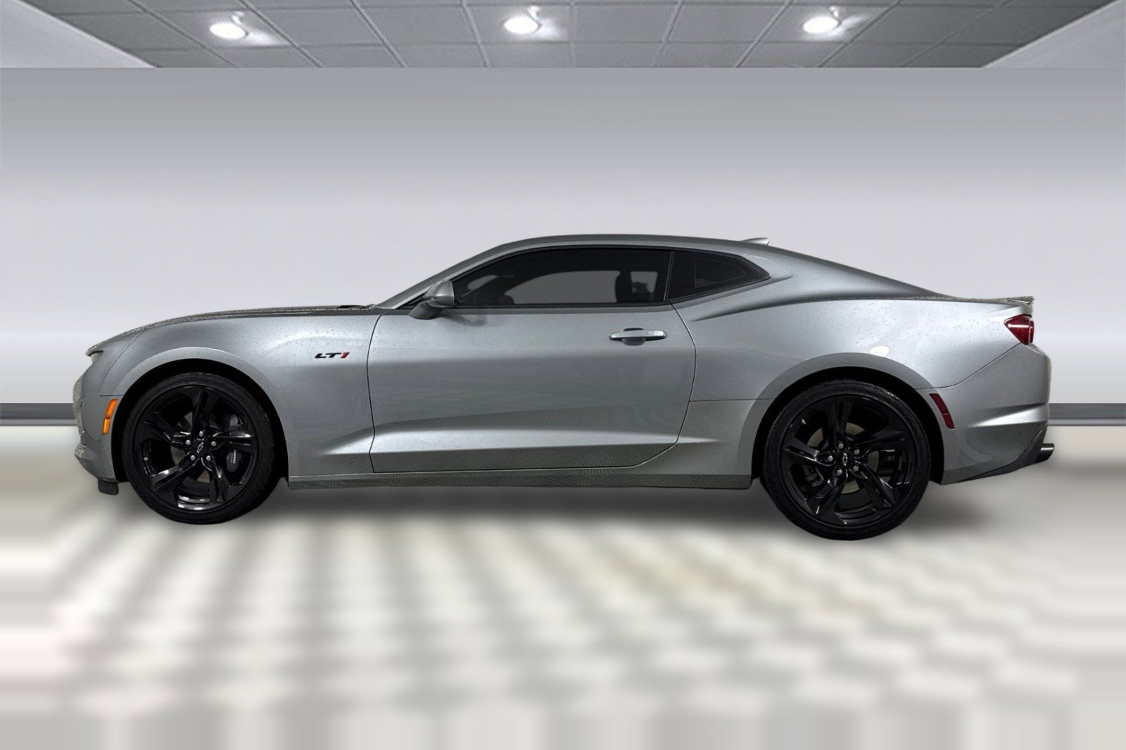 Used 2023 Chevrolet Camaro LT RWD image 2