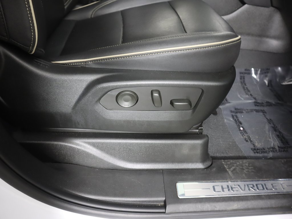 Used 2023 Chevrolet Suburban Premier image 33