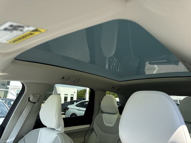 New 2026 Volvo EX90 Plus RWD image 19