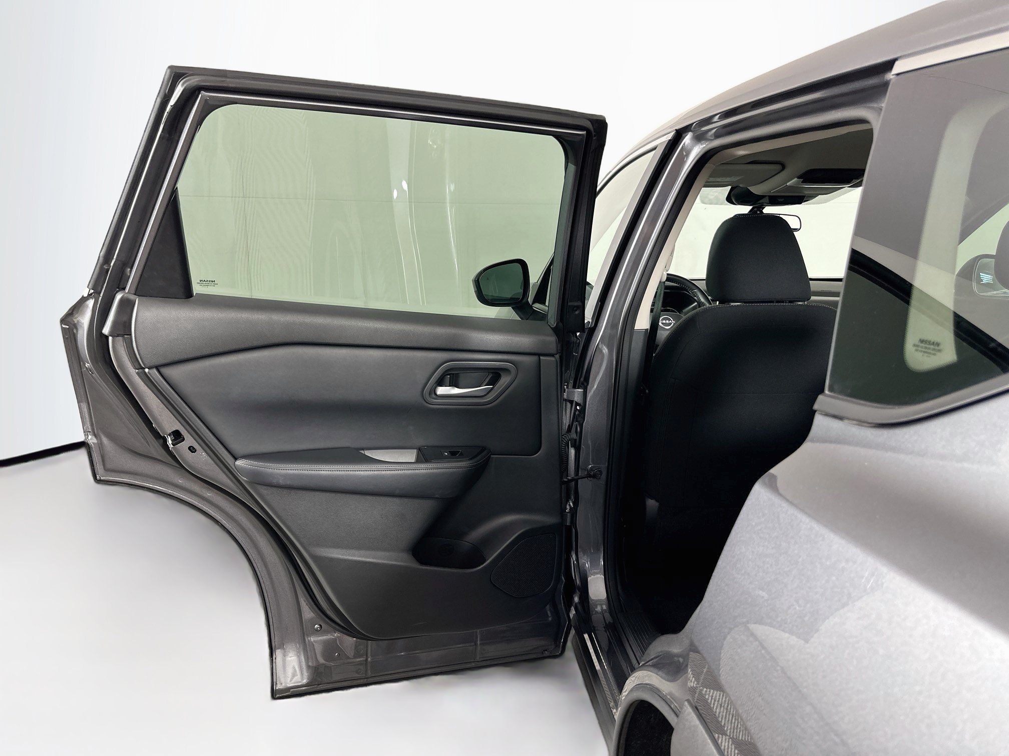 Used 2025 Nissan Rogue SV AWD/4WD image 25