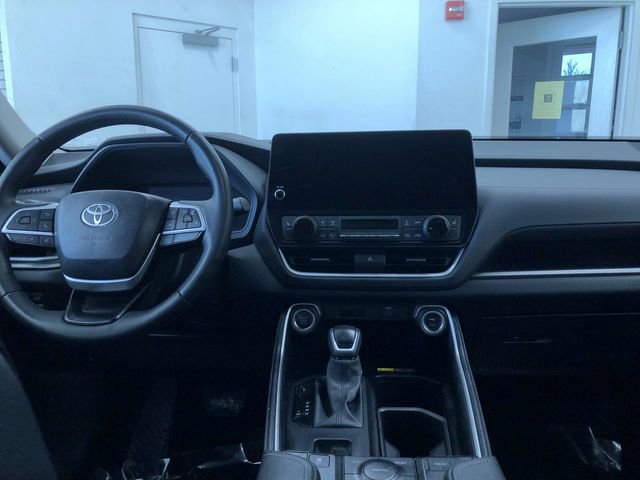 Used 2025 Toyota Grand Highlander AWD image 19