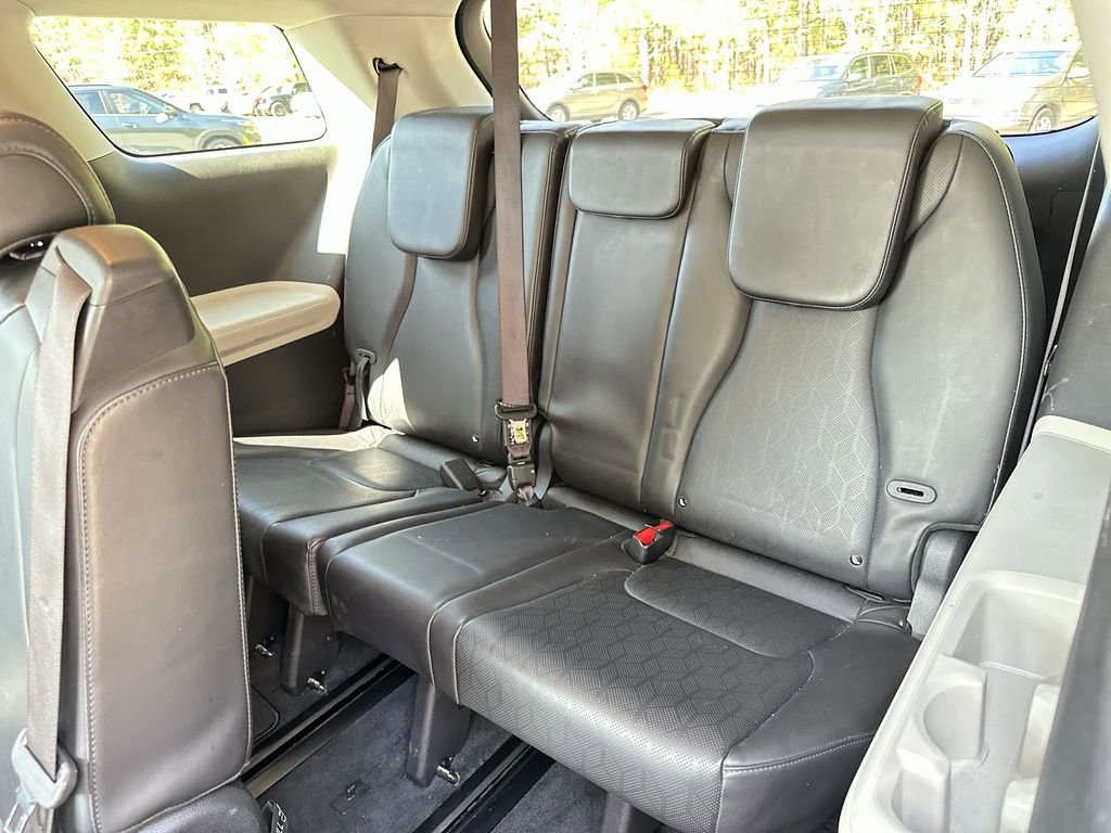 Used 2023 Kia Carnival LX image 24