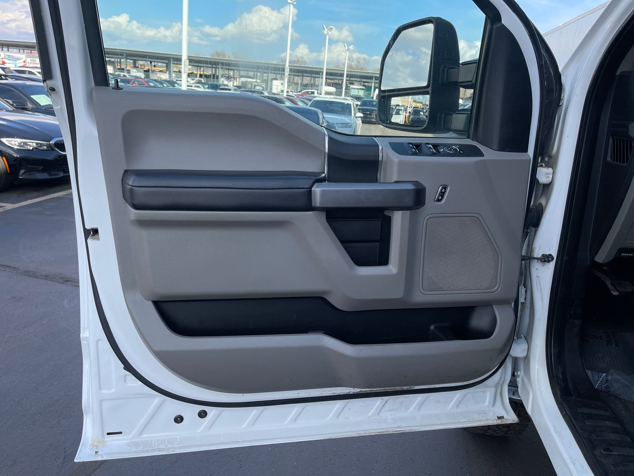 Used 2021 Ford F250 XLT w/ FX4 Off-Road Package image 12