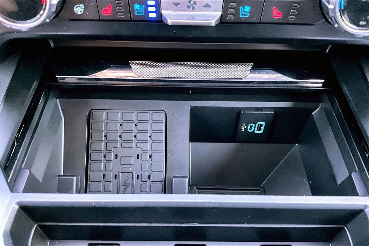 Used 2024 Ford F350 Lariat w/ Lariat Ultimate Package image 18