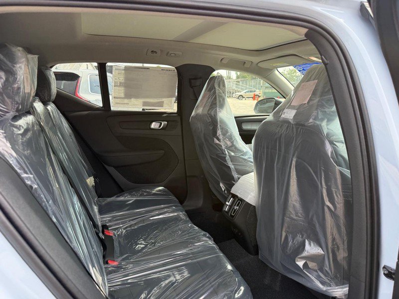 New 2026 Volvo XC40 B5 Plus w/ Protection Package Premier AWD/4WD image 5