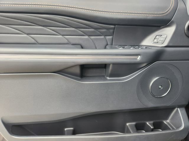 Used 2024 Ford Expedition Max Platinum image 23