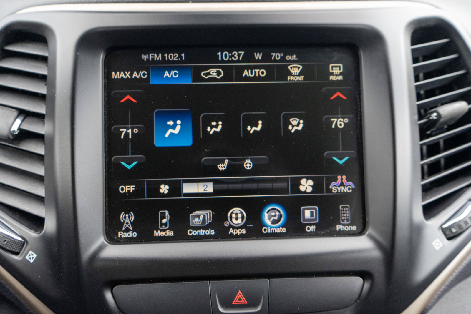Used 2017 Jeep Cherokee Limited w/ Trailer Tow Group AWD/4WD image 17