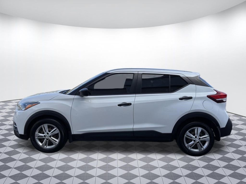 Used 2020 Nissan Kicks S image 4
