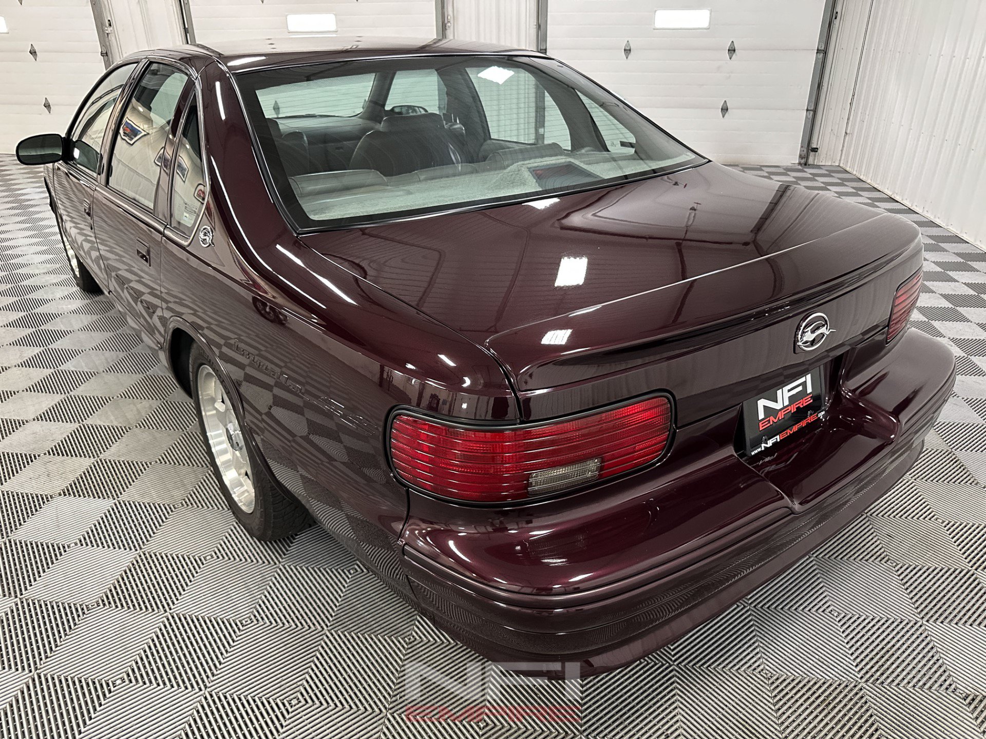 Used 1995 Chevrolet Impala SS RWD image 8