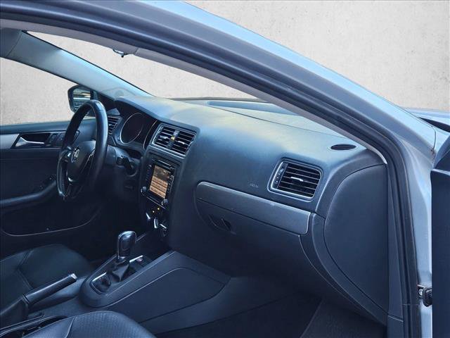 Used 2015 Volkswagen Jetta SE FWD image 18