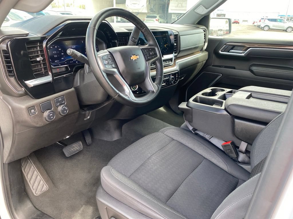 Used 2025 Chevrolet Silverado 1500 LT RWD image 25