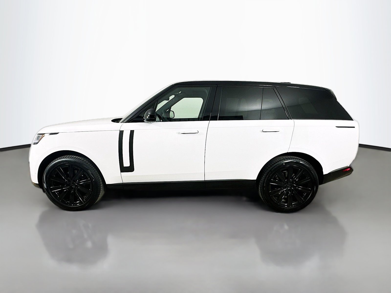 New 2026 Land Rover Range Rover SE AWD/4WD image 3