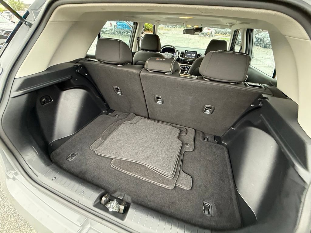 Used 2022 Hyundai Venue SEL w/ Cargo Package FWD image 35