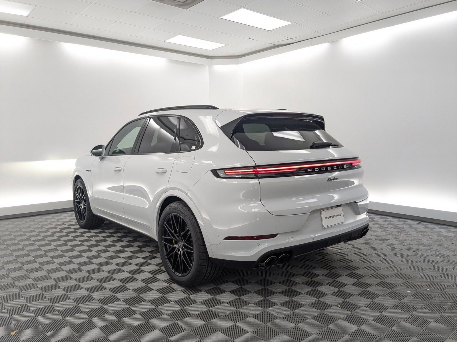 New 2026 Porsche Cayenne Turbo image 3
