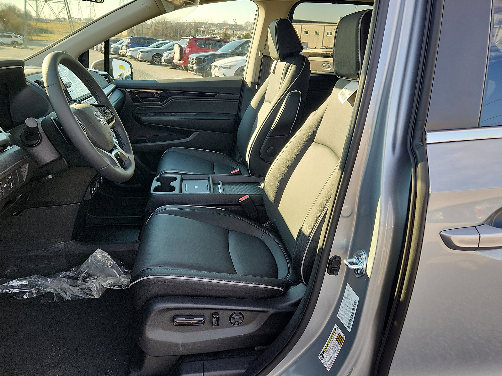 New 2026 Honda Odyssey Touring image 9