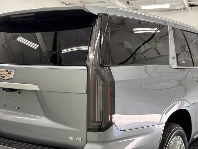 Certified 2025 Cadillac Escalade ESV Premium Luxury AWD/4WD image 16