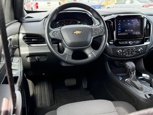 Used 2023 Chevrolet Traverse LT image 9