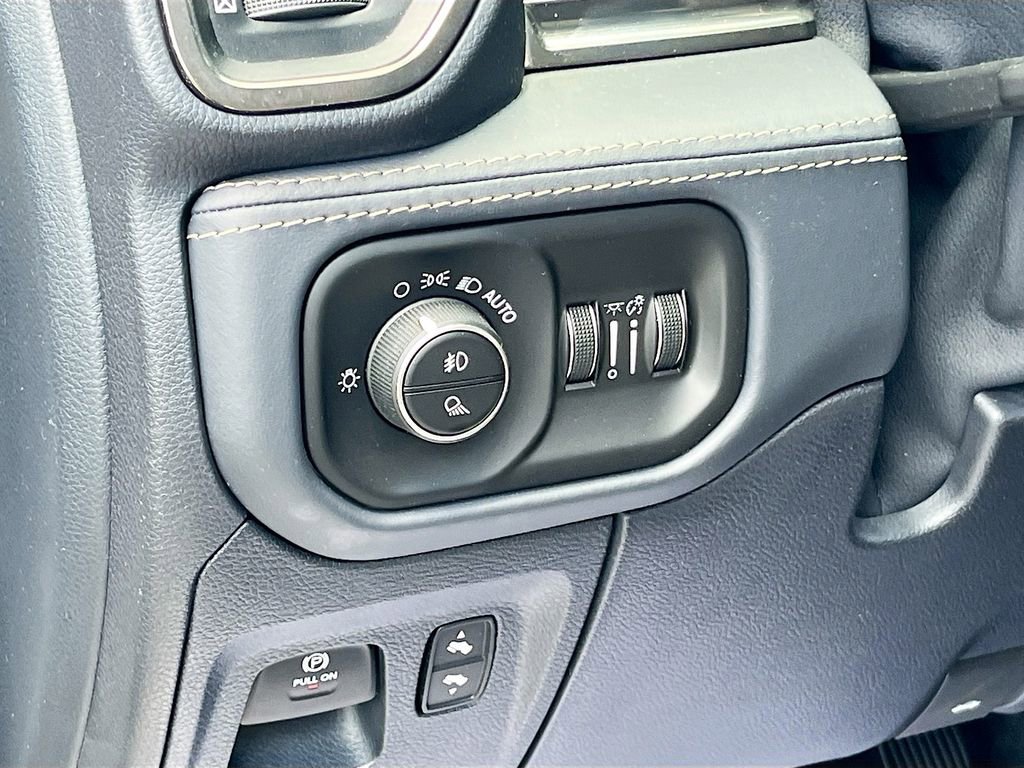 Used 2021 RAM 1500 Limited RWD image 10