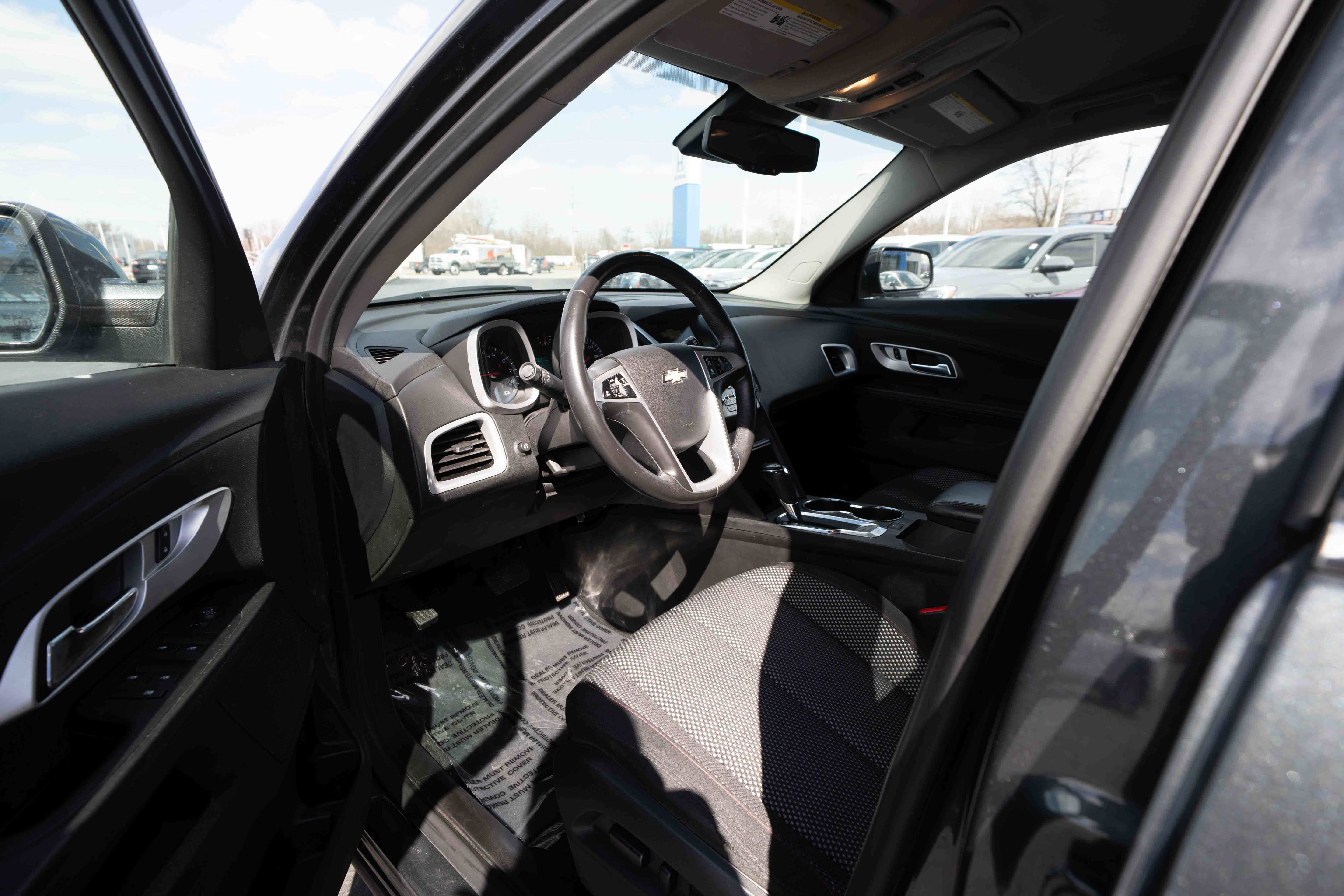 Used 2017 Chevrolet Equinox LT w/ Convenience Package image 8