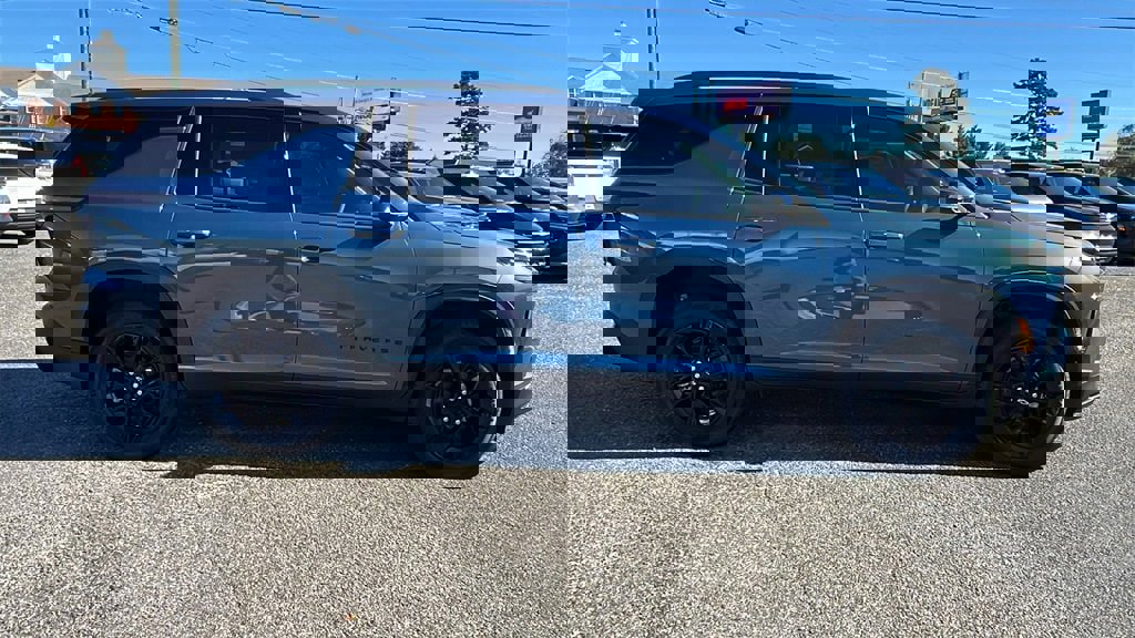 New 2026 Chevrolet Traverse LT w/ Midnight/Sport Edition image 4