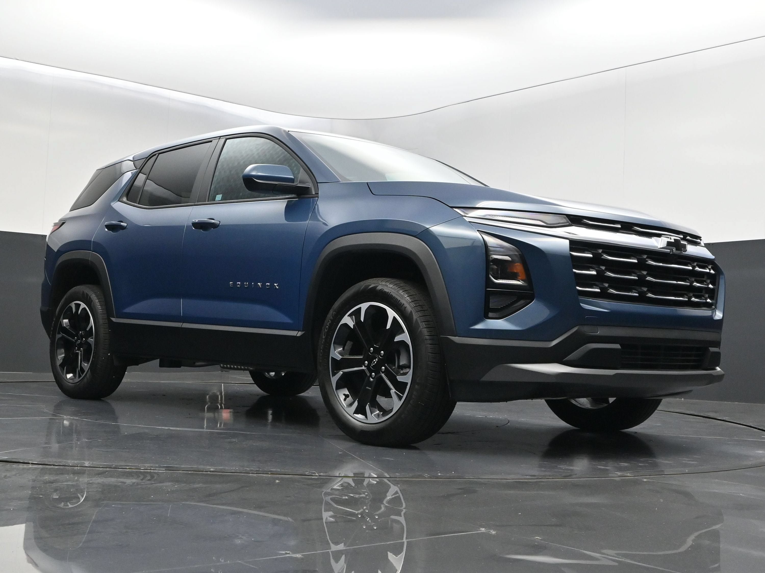 New 2027 Chevrolet Equinox LT w/ Convenience Package II FWD image 40