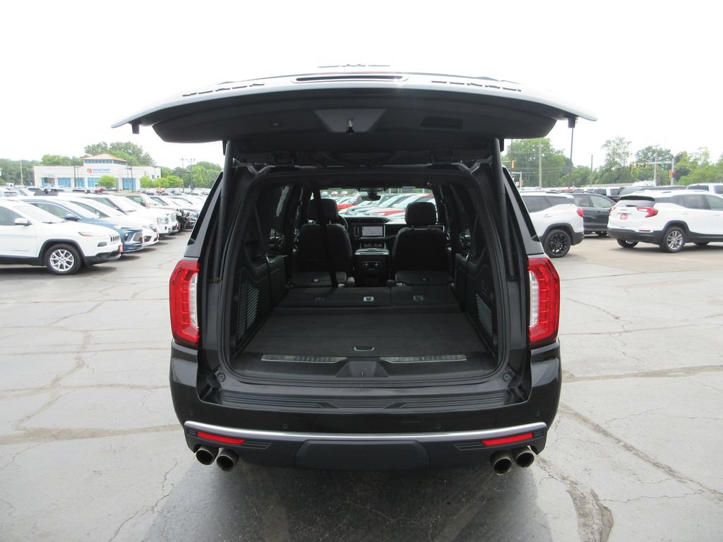 Certified 2021 GMC Yukon XL Denali w/ Denali Premium Package AWD/4WD image 9