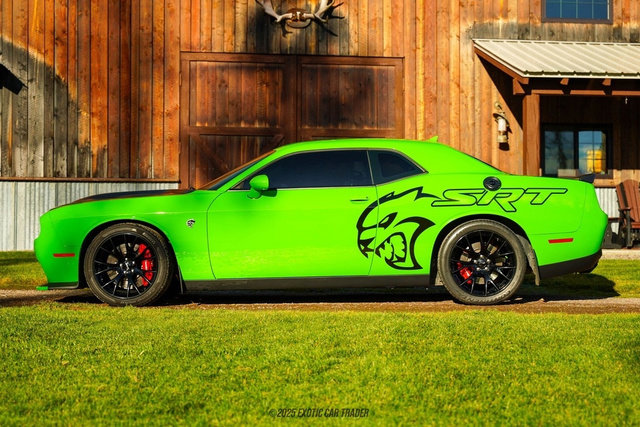 Used 2017 Dodge Challenger SRT Hellcat image 3