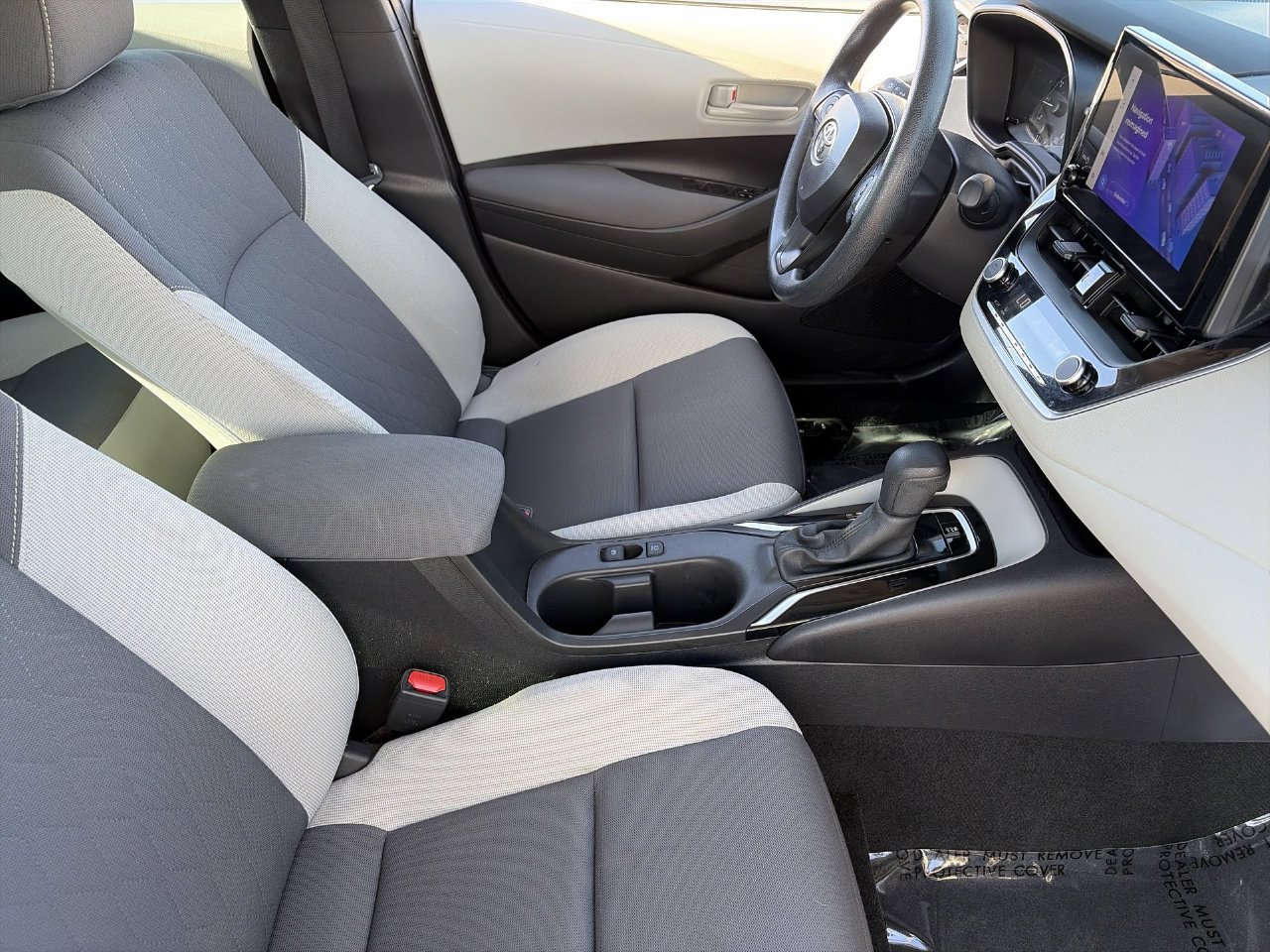 Used 2024 Toyota Corolla LE w/ LE Convenience Package FWD image 11