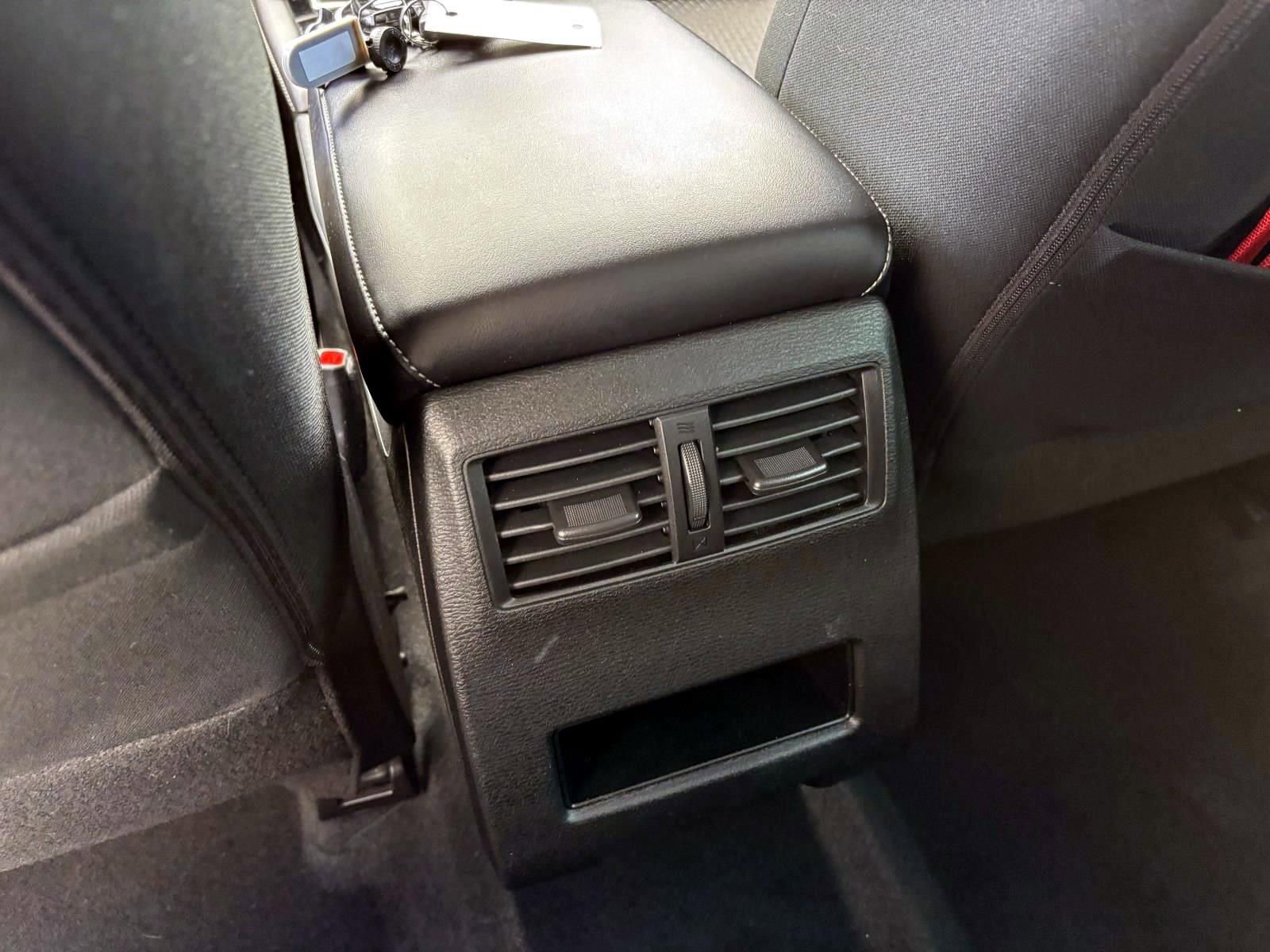 Used 2023 Mitsubishi Outlander ES AWD/4WD image 32