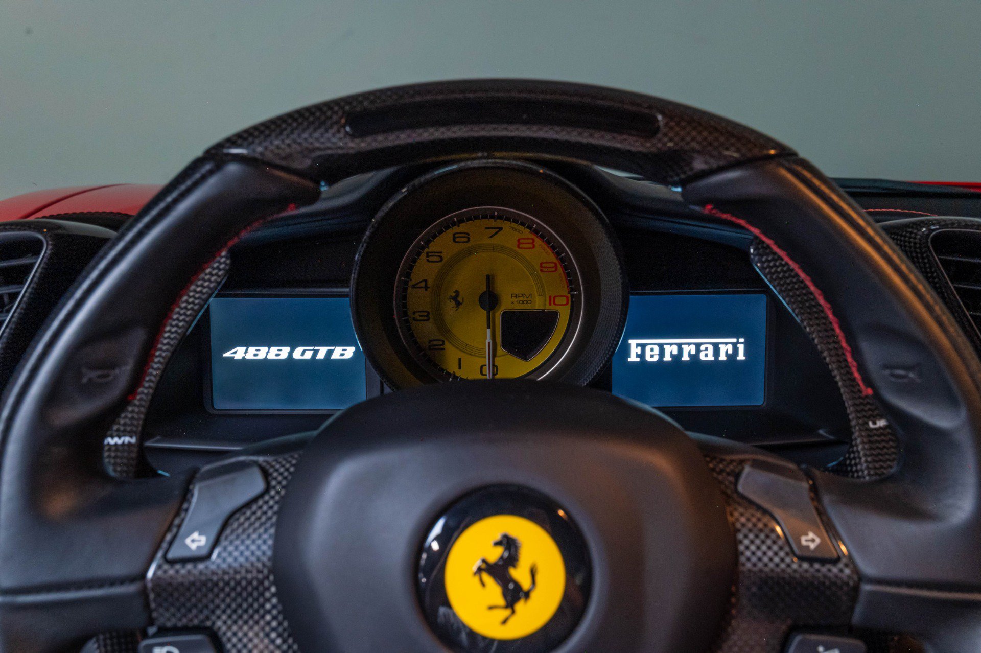 Used 2018 Ferrari 488 GTB RWD image 16